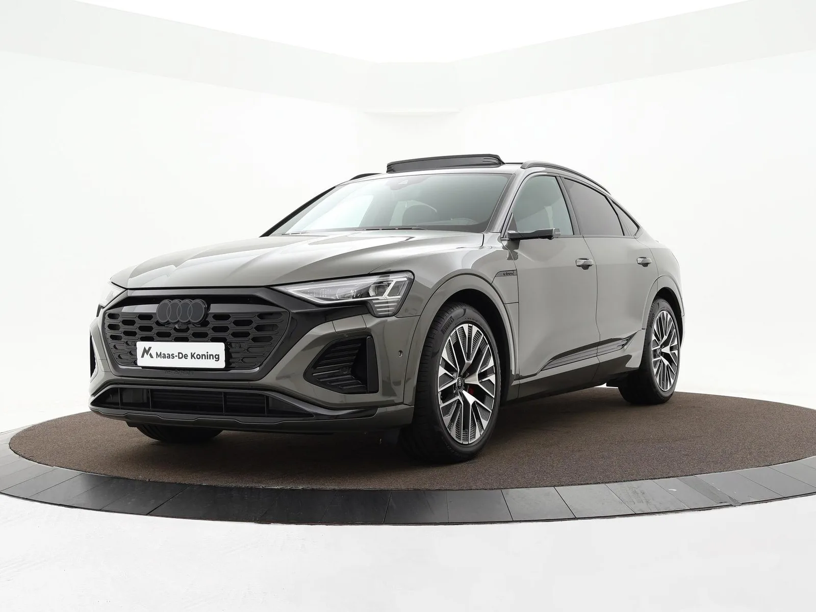 Audi Q8 e-tron (2024) — foto 1