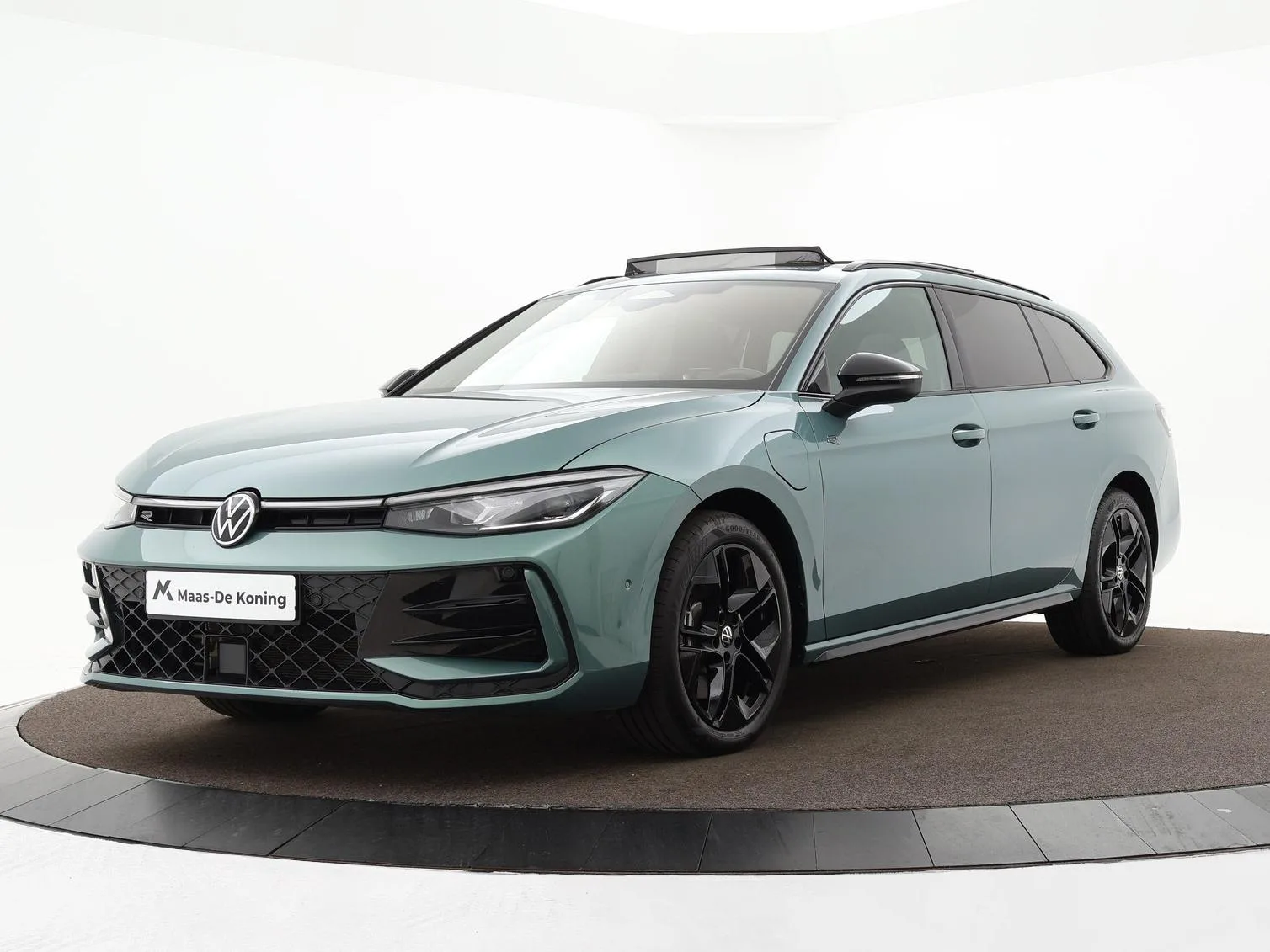 Volkswagen Passat (2025) — foto 1