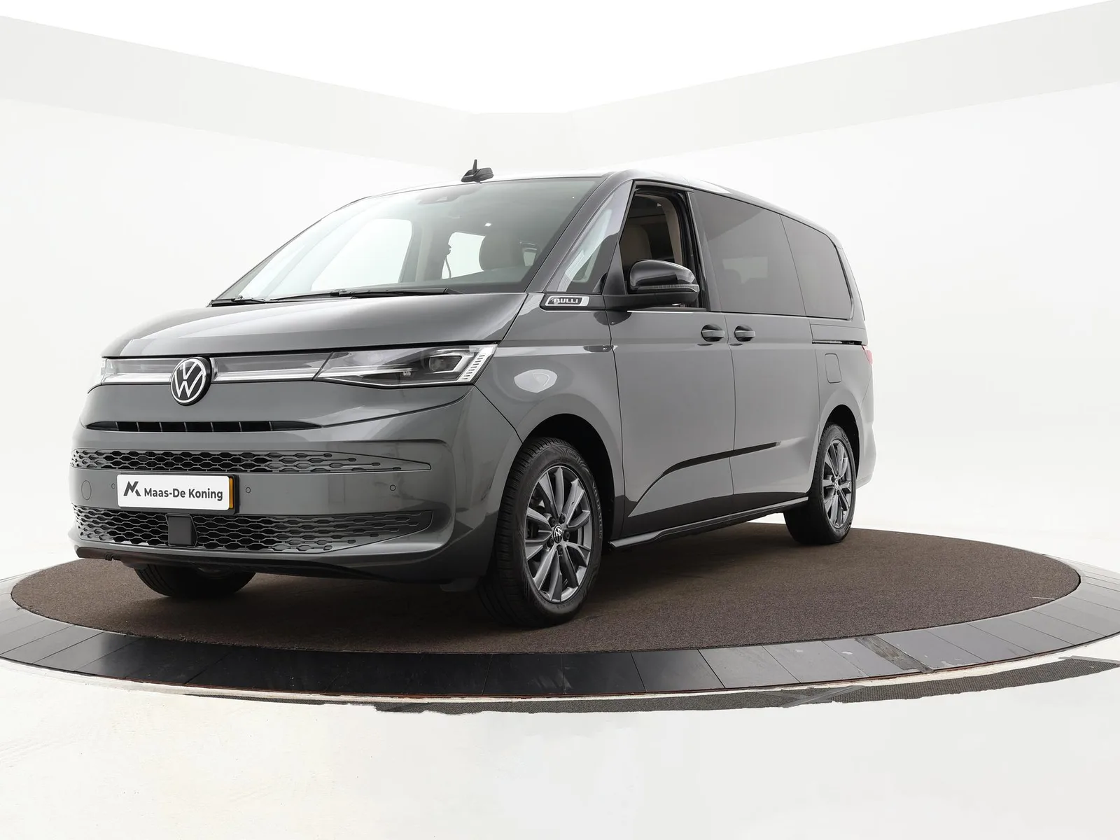 Volkswagen Multivan (2024) — foto 1