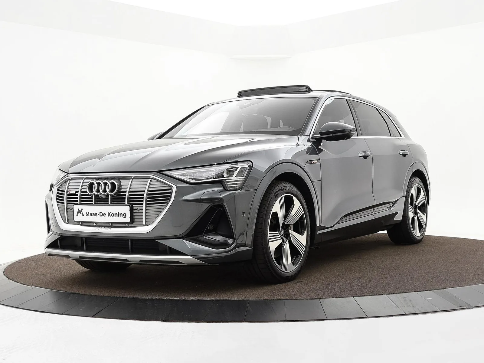 Audi e-tron (2023) — foto 1