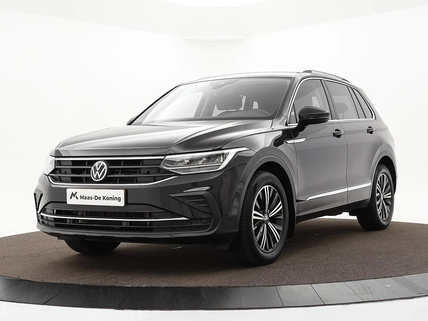 Volkswagen Tiguan (2021) — foto 1