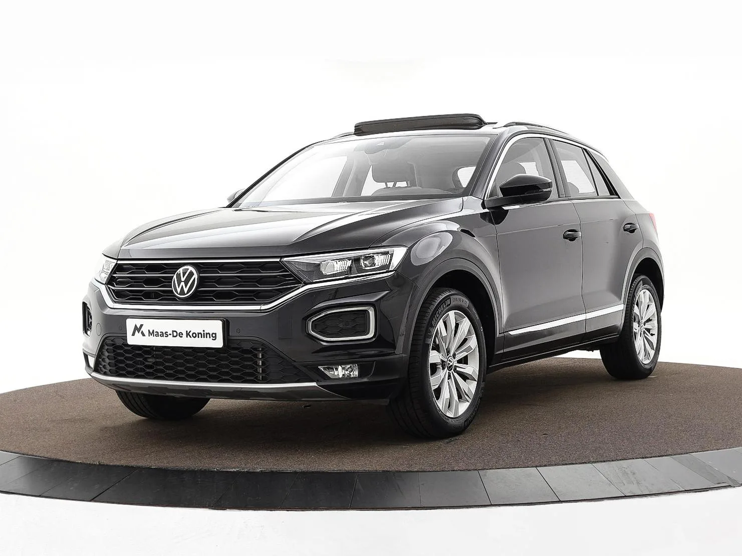 Volkswagen T-Roc (2022) — foto 1