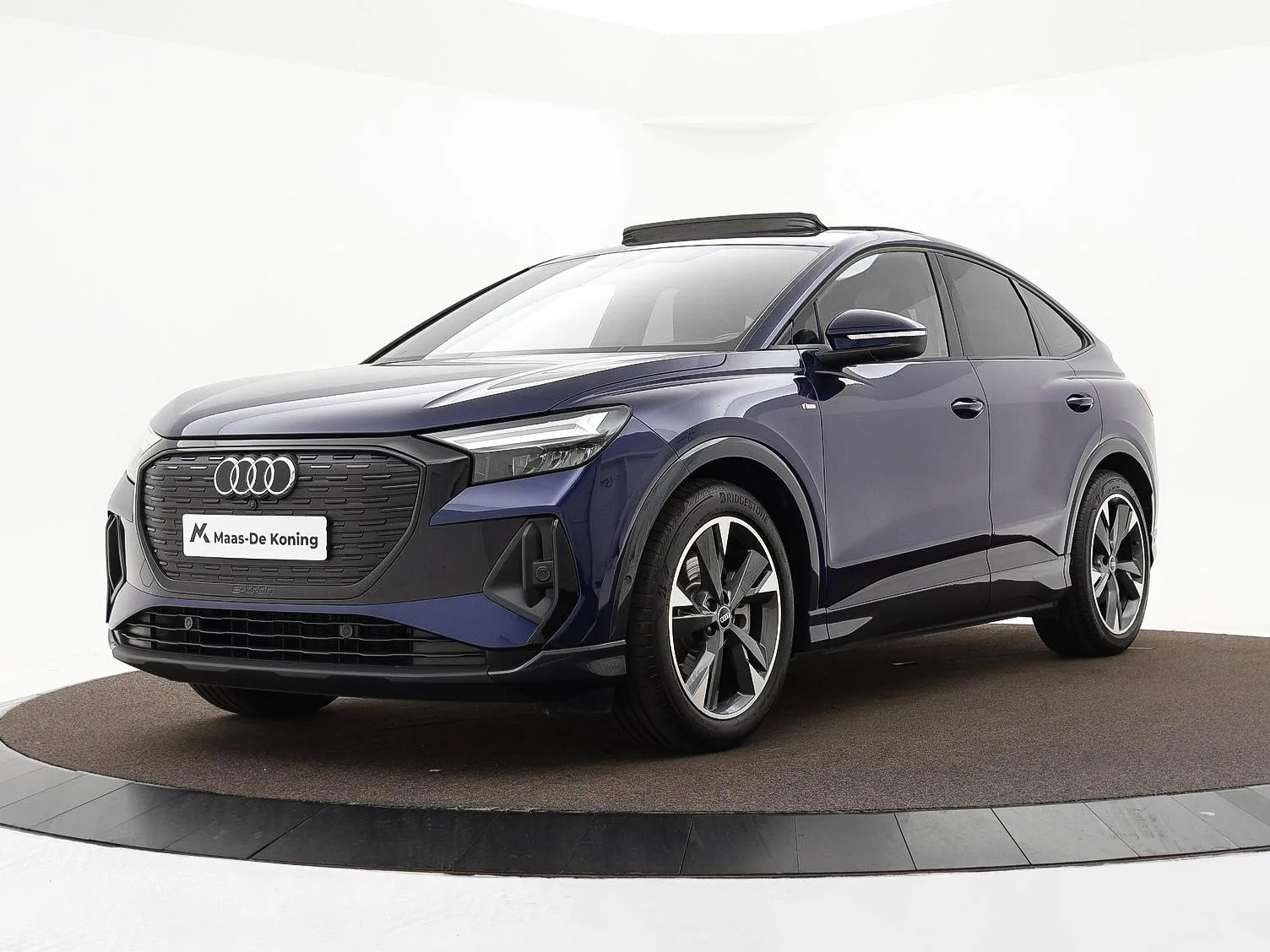 Audi Q4 e-tron (2023) — foto 1