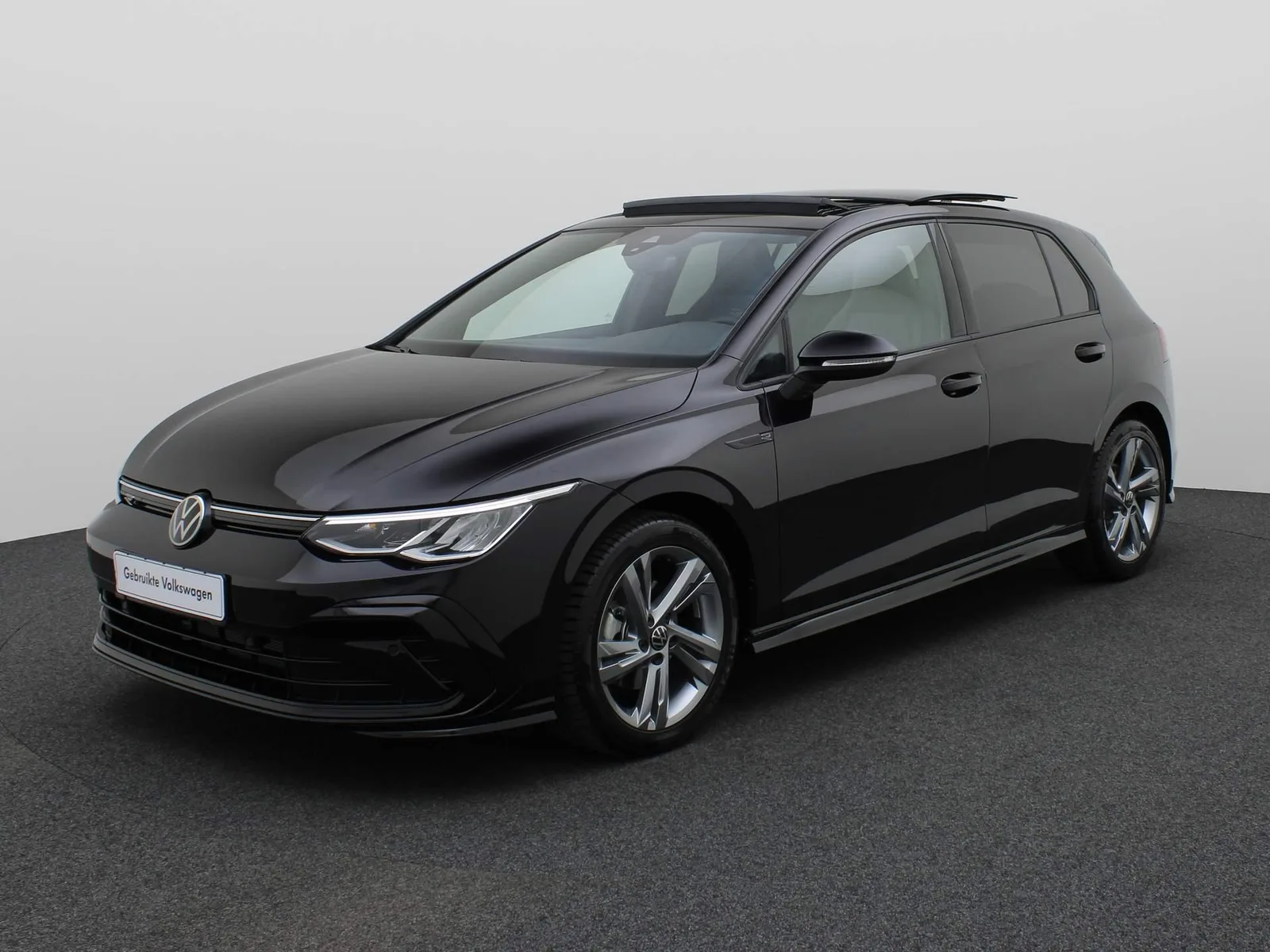 Volkswagen Golf (2023) — foto 1