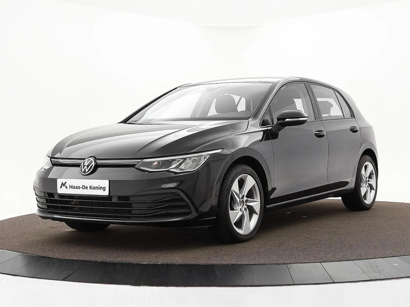 Volkswagen Golf (2023) — foto 1