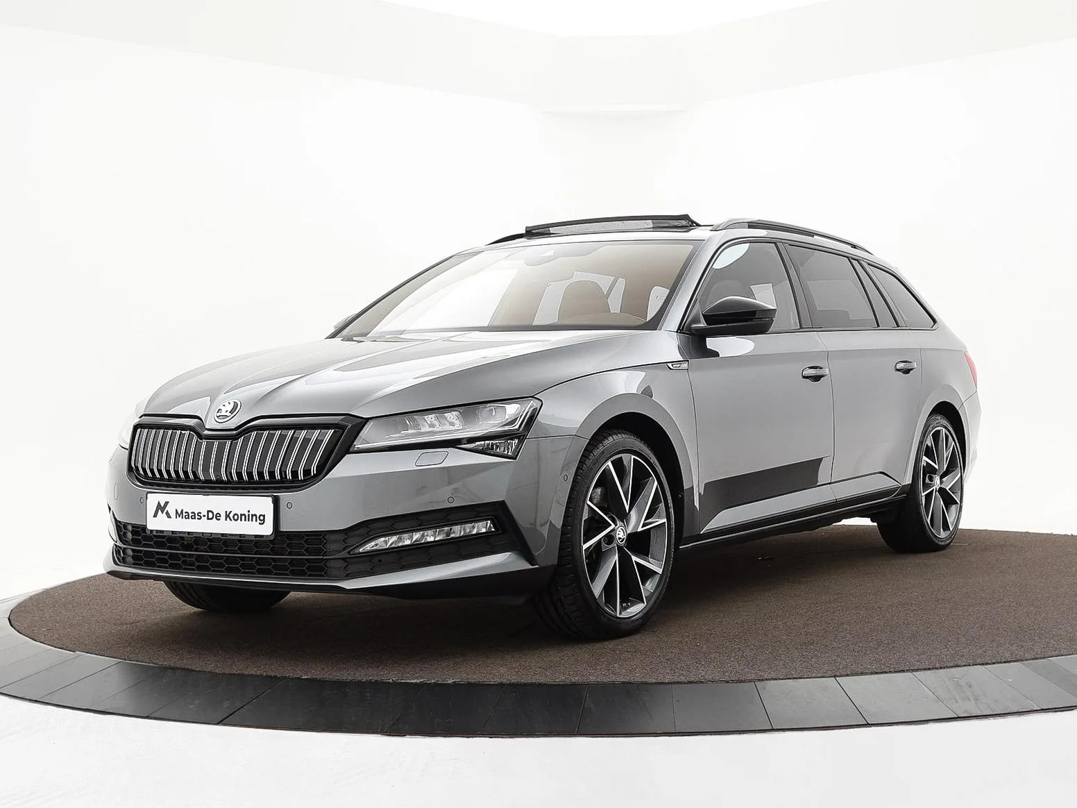 Škoda Superb (2023) — foto 1