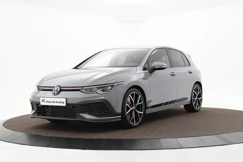 Volkswagen Golf (2024)