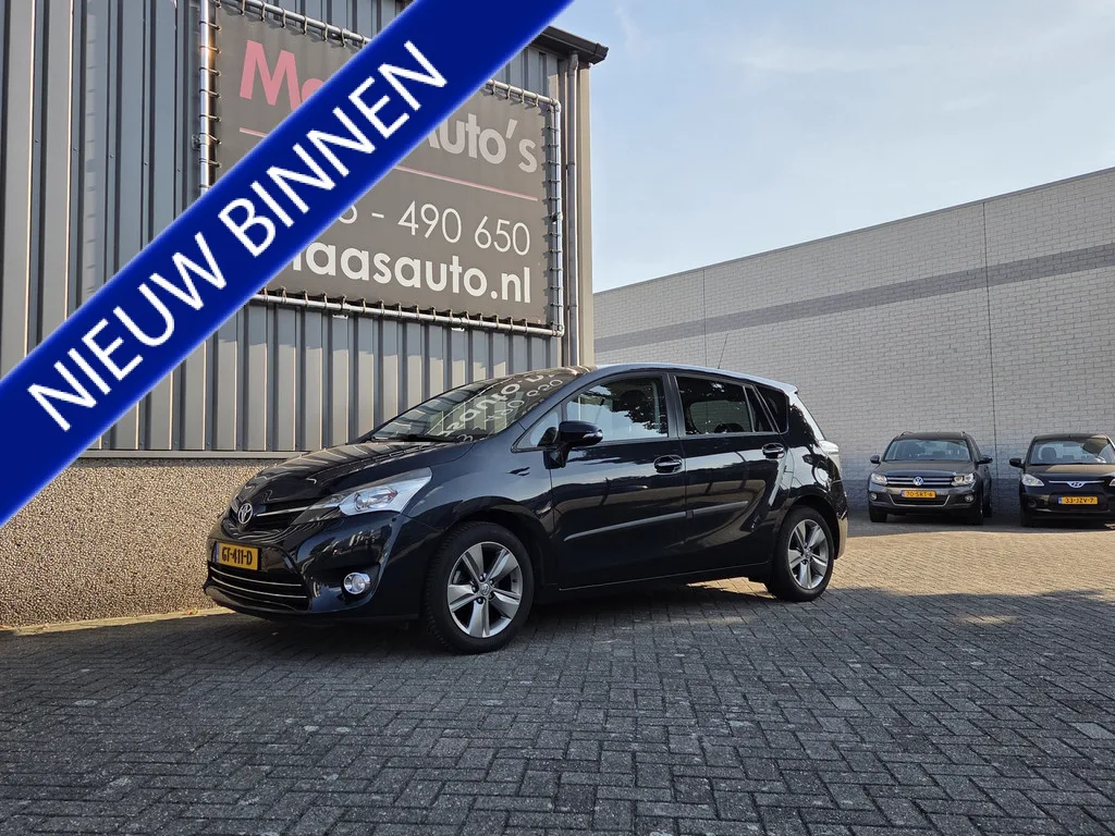 Toyota Verso (2015) — foto 1
