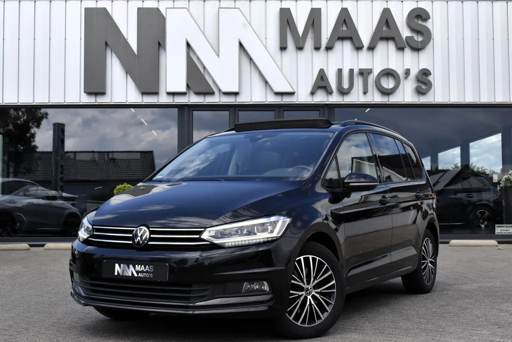 Volkswagen Touran (2024) — foto 1