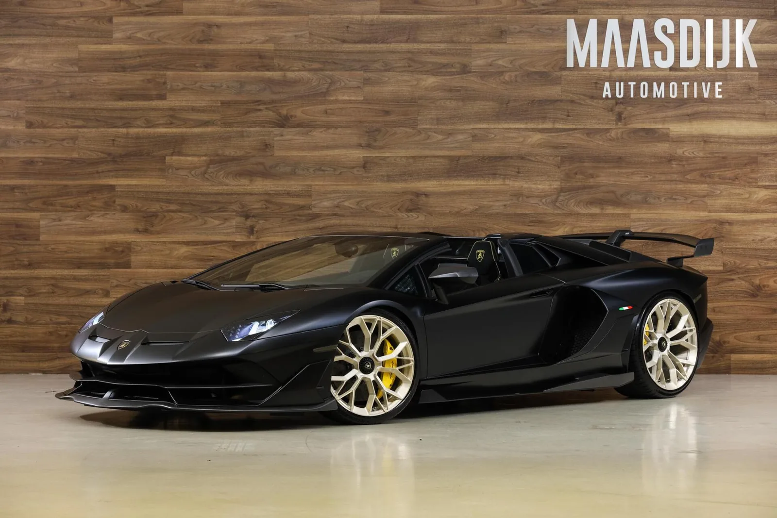 Lamborghini Aventador (2021) — foto 1