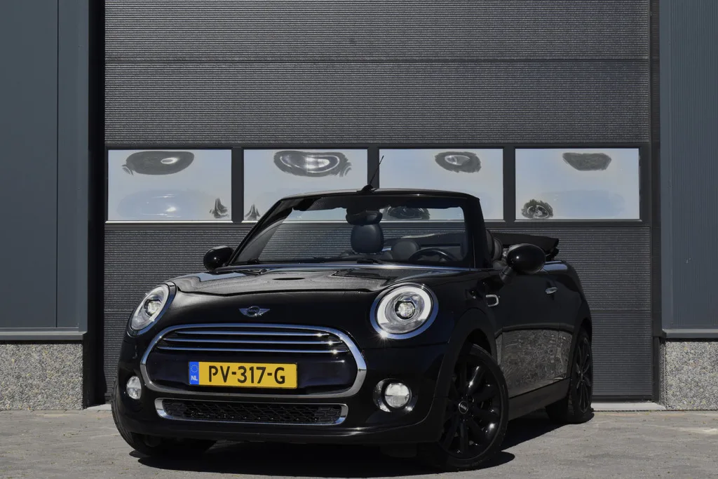 MINI Cabrio (2017) — foto 1