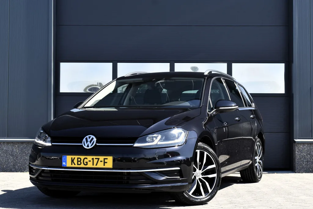 Volkswagen Golf (2018) — foto 1