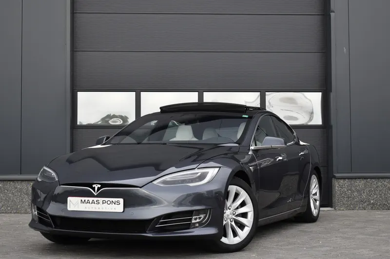 Tesla Model S (2017)