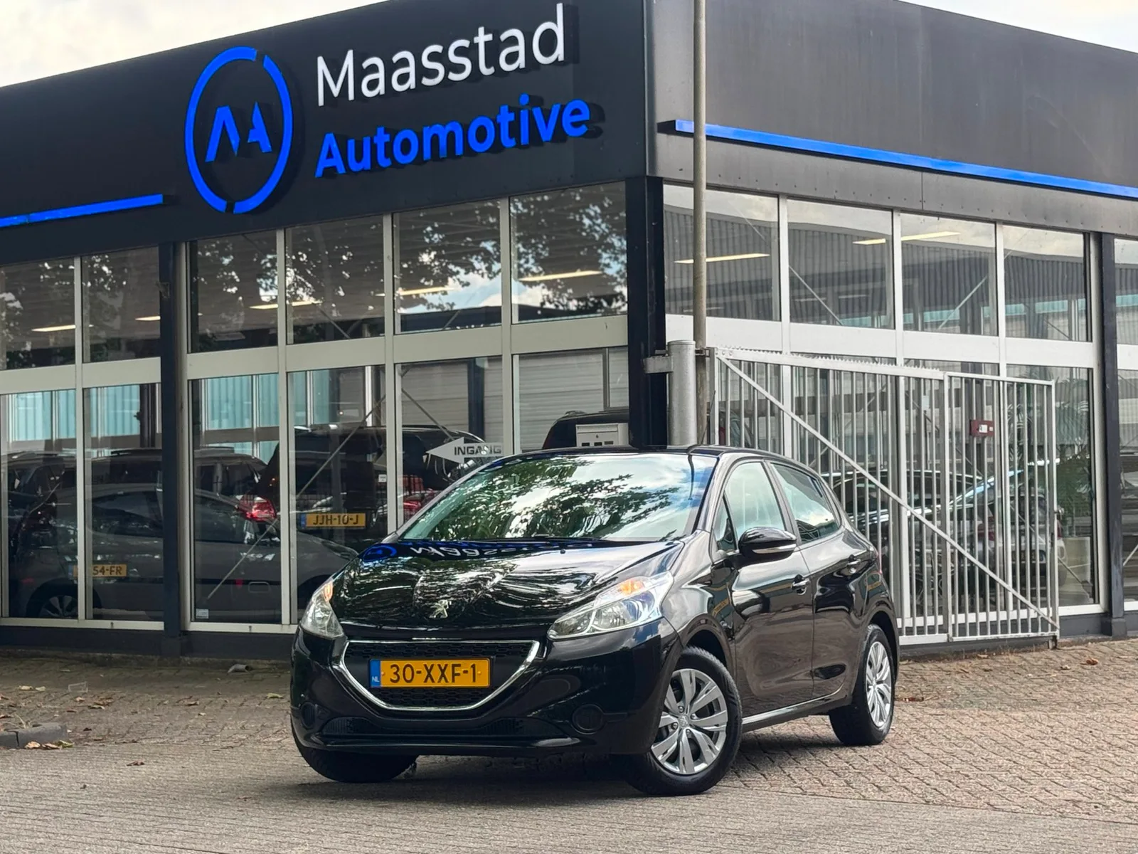 Peugeot 208 (2012) — foto 1