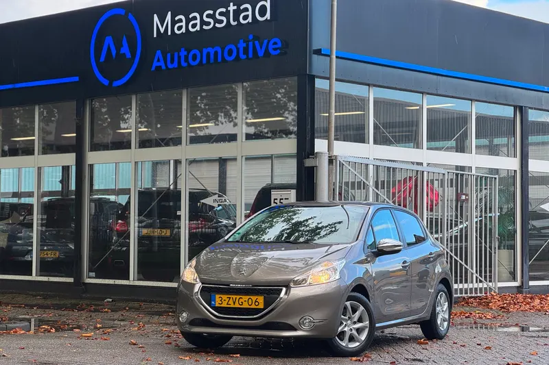 Peugeot 208 (2015)