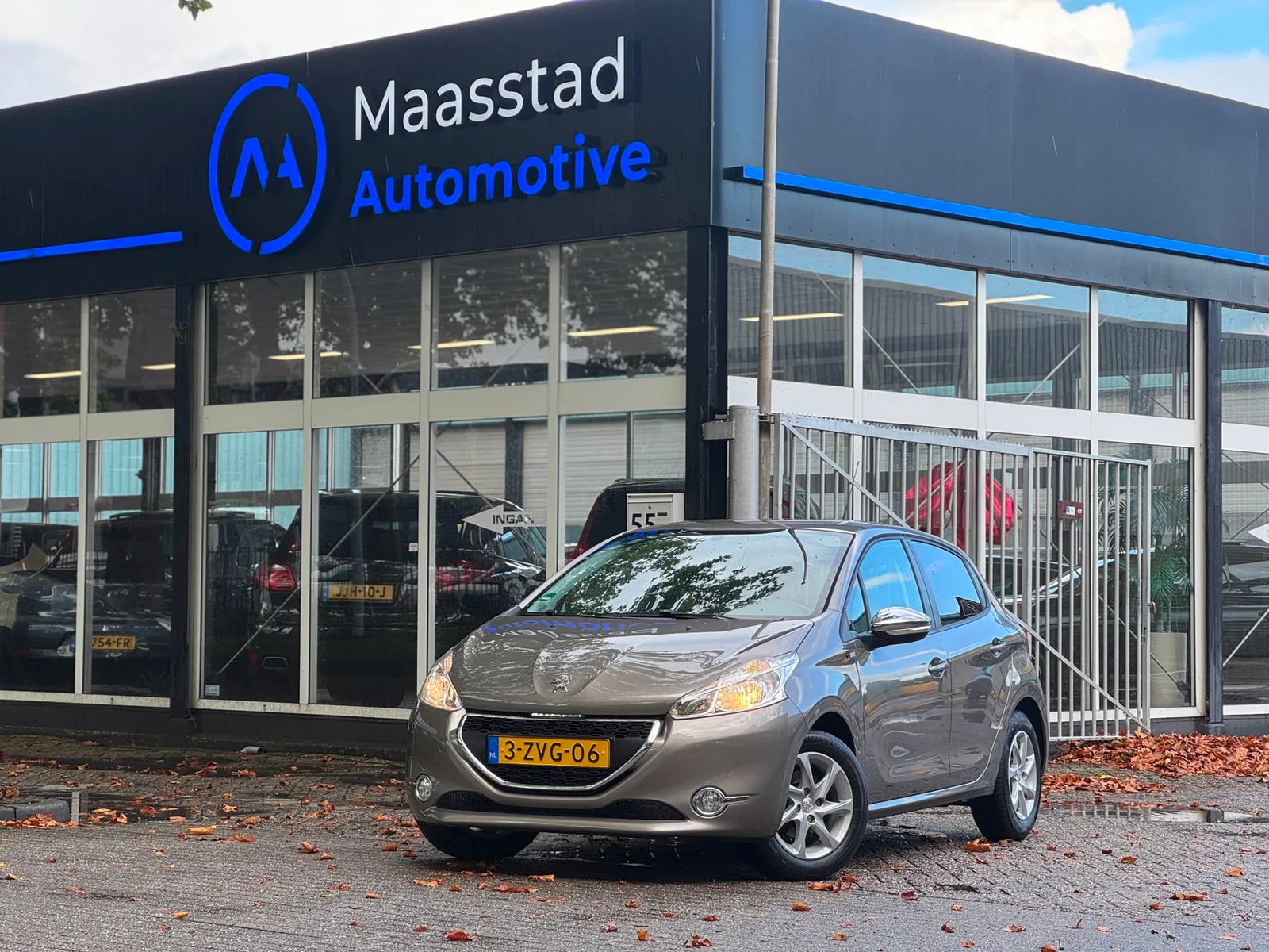 Peugeot 208 (2015) — foto 1