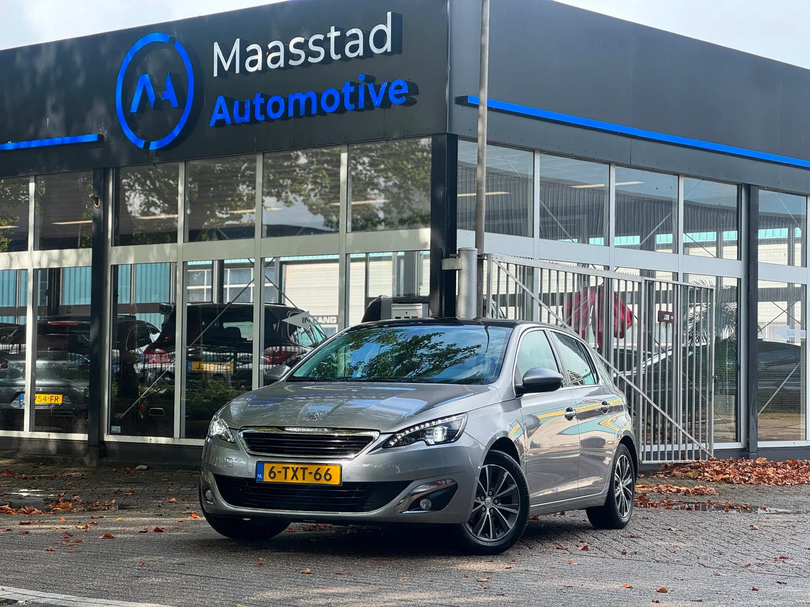 Peugeot 308 (2014) — foto 1
