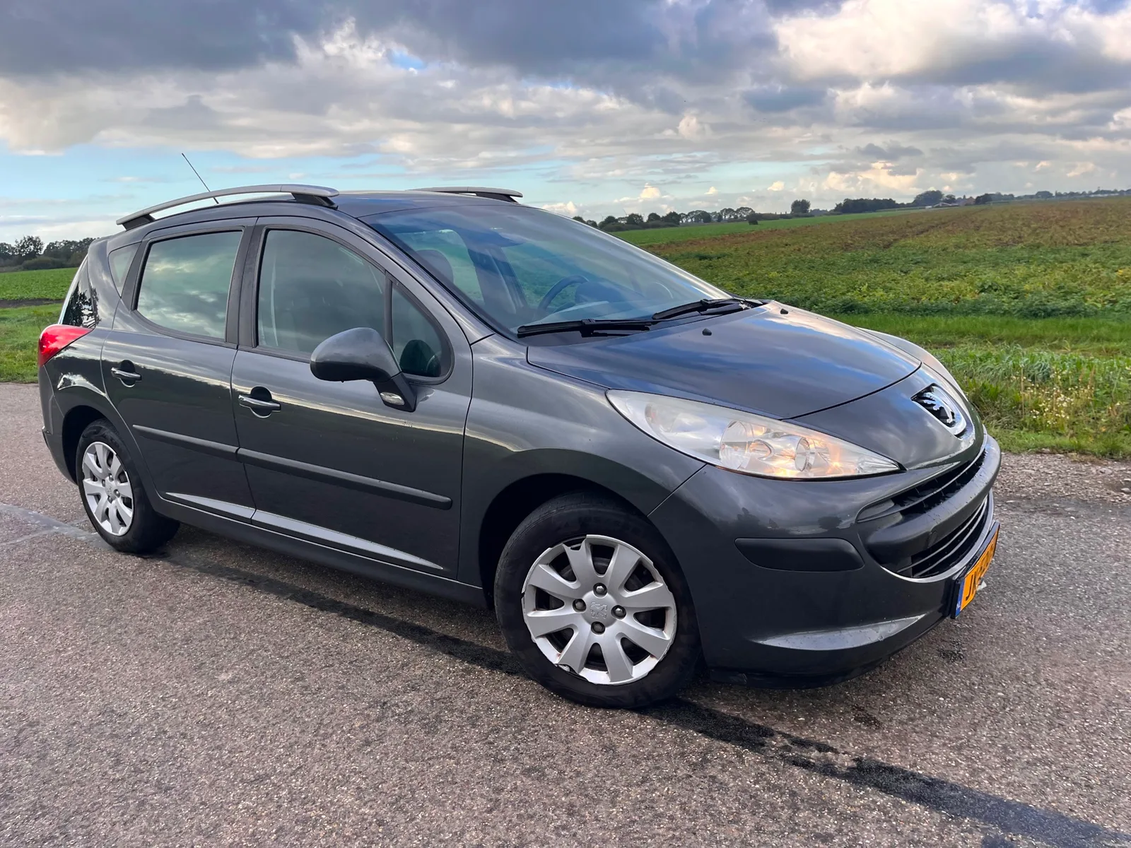 Peugeot 207 (2007) — foto 1