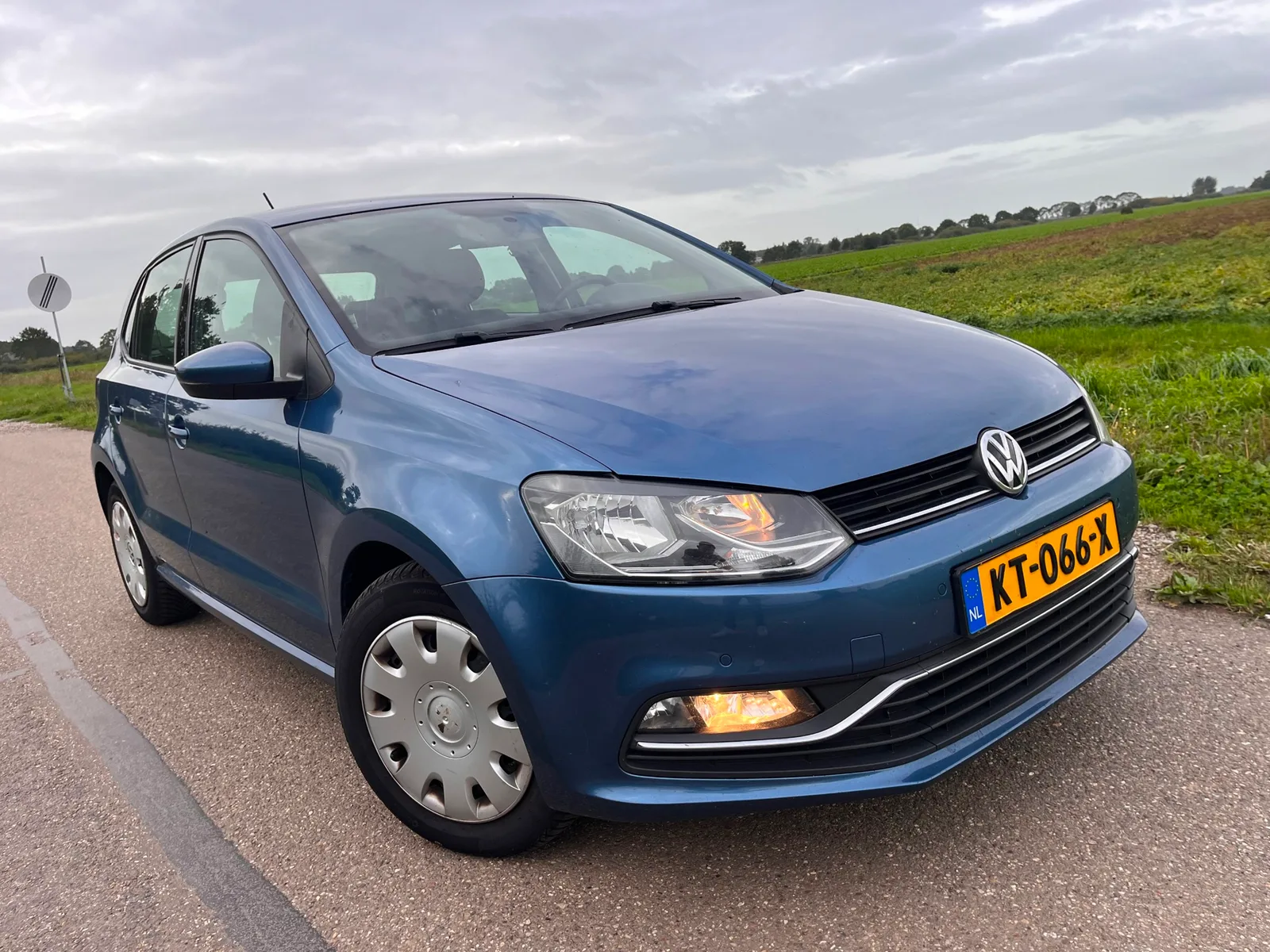 Volkswagen Polo (2016) — foto 1
