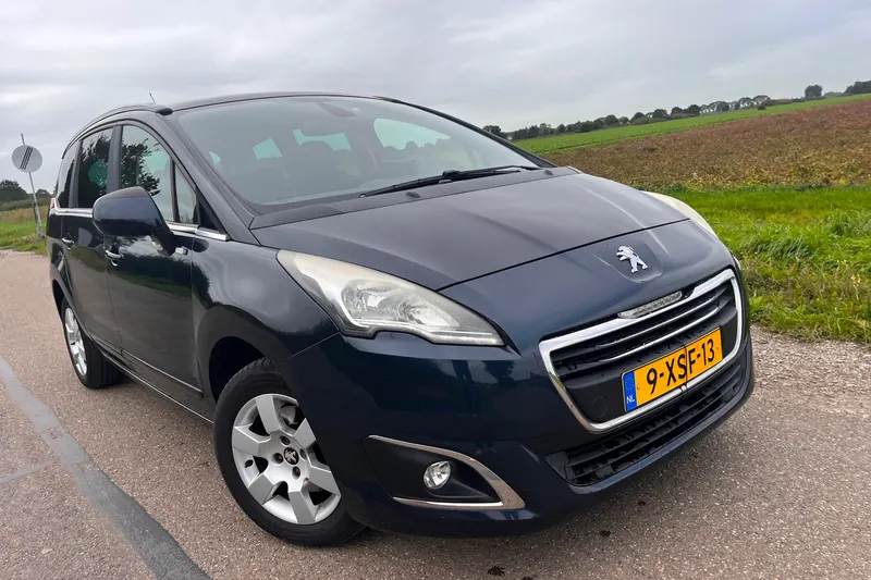Peugeot 5008 (2014)