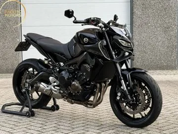 Yamaha MT-09 (2018) — foto 1