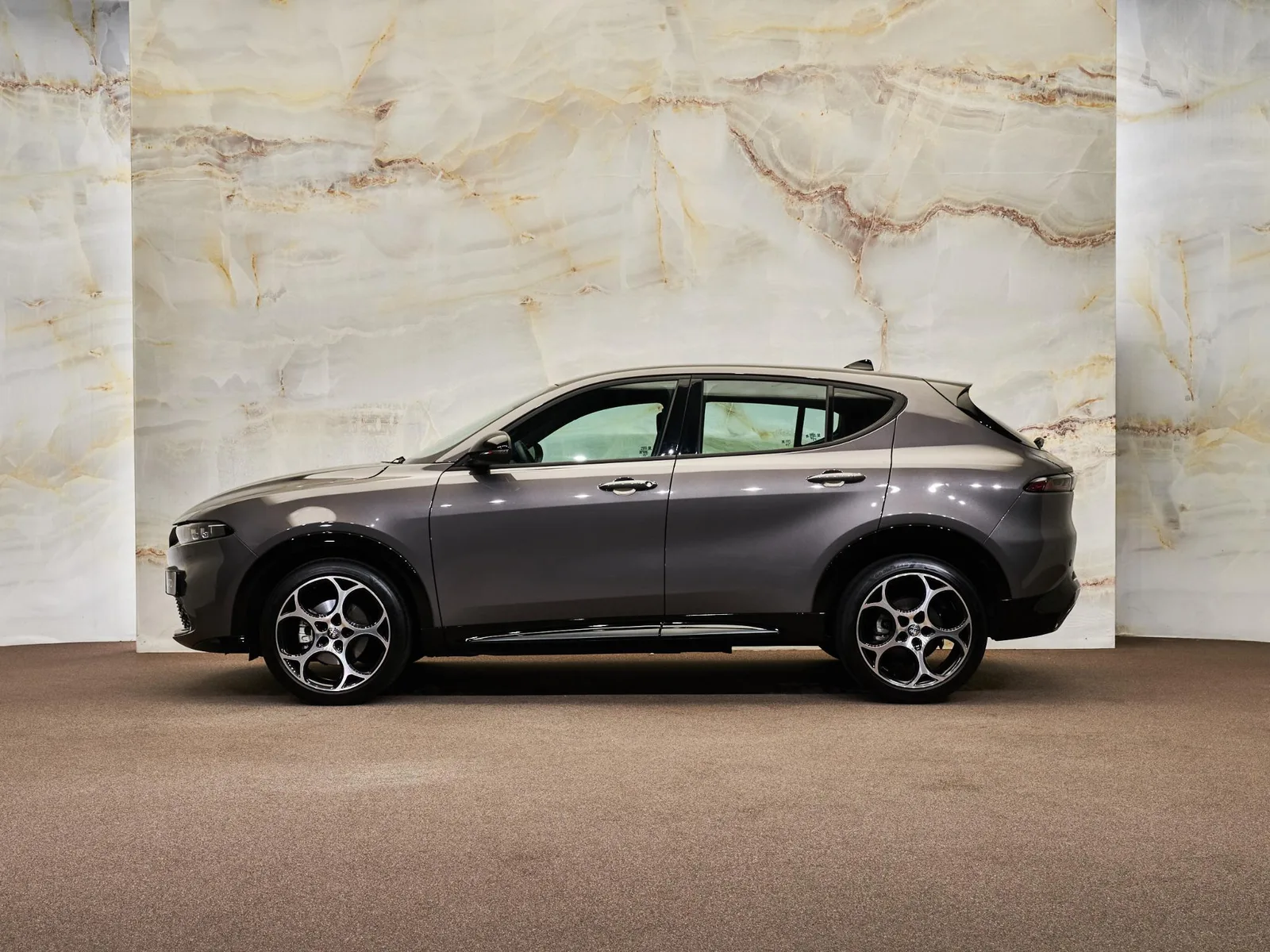 Alfa Romeo Tonale (2025) — foto 1