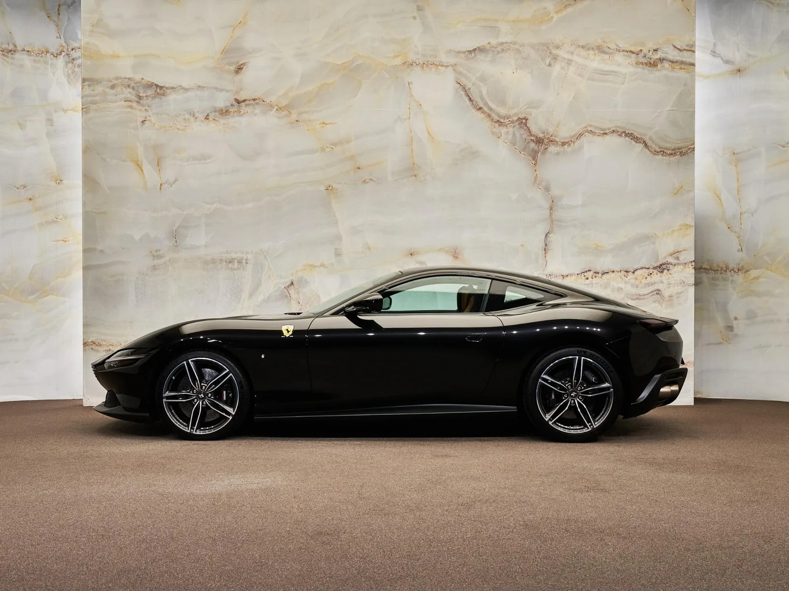 Ferrari Roma (2022) — foto 1