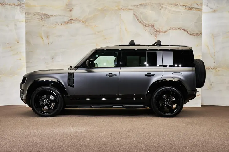 Land Rover Defender (2025)