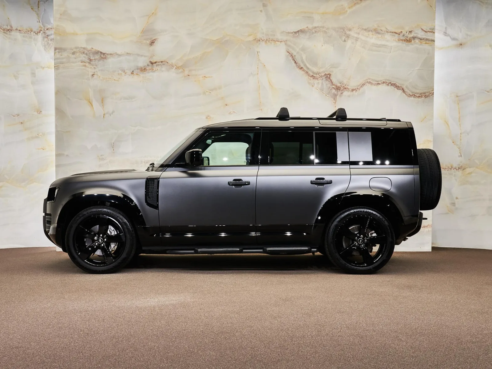 Land Rover Defender (2025) — foto 1