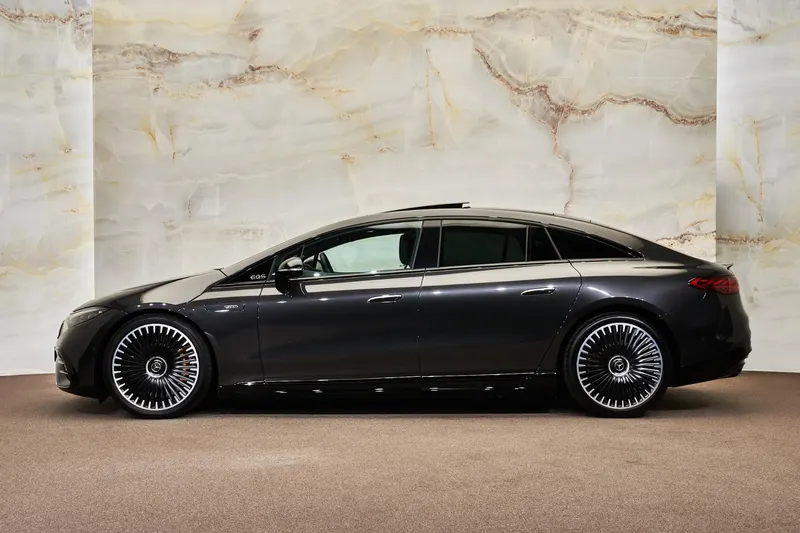 Mercedes-Benz EQS (2023)