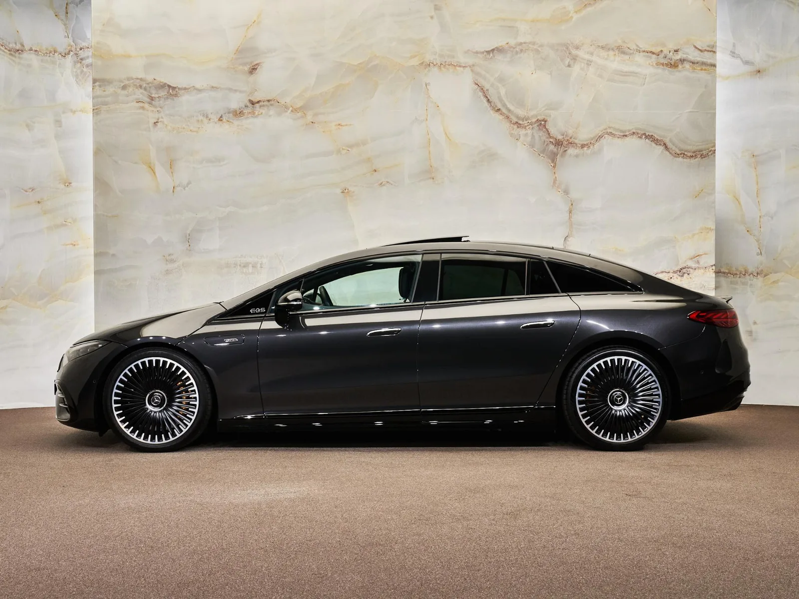 Mercedes-Benz EQS (2023) — foto 1