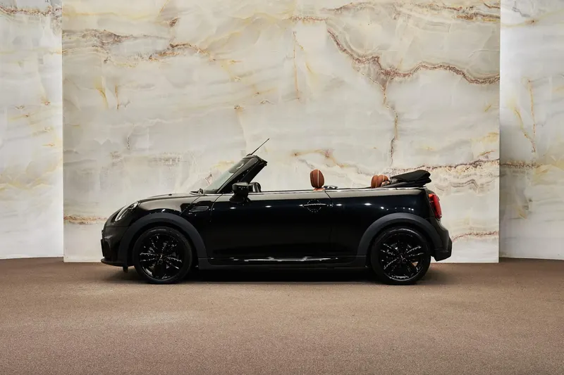 MINI Cabrio (2023)