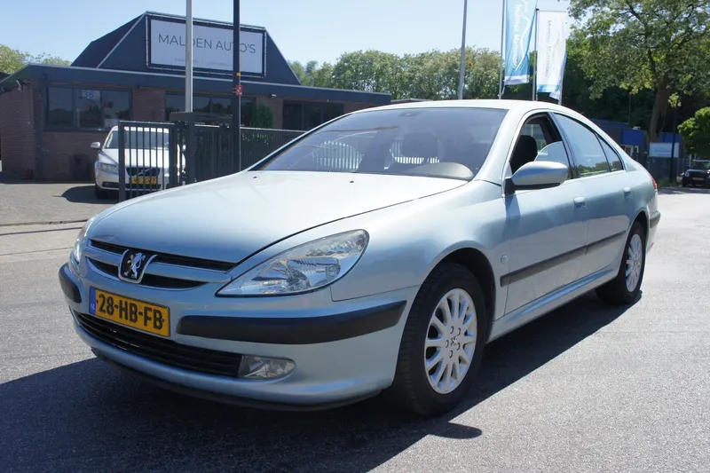 Peugeot 607 (2001)