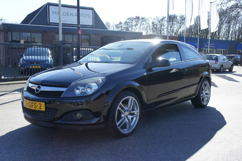 Opel Astra (2008)