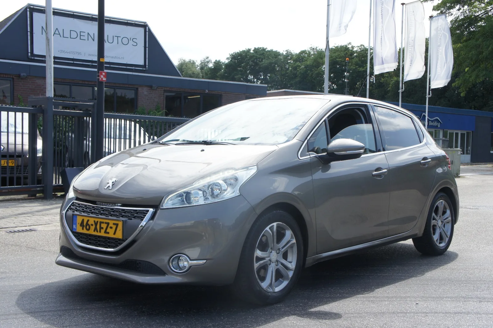 Peugeot 208 (2012) — foto 1