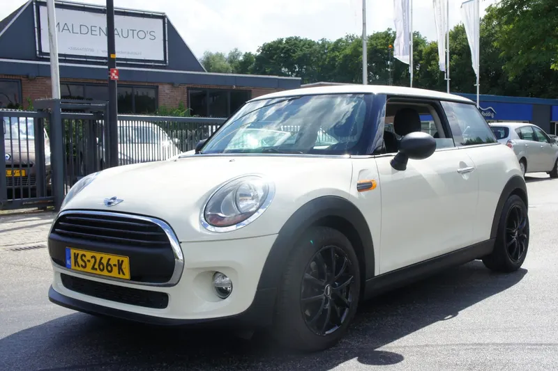 MINI One (2016)