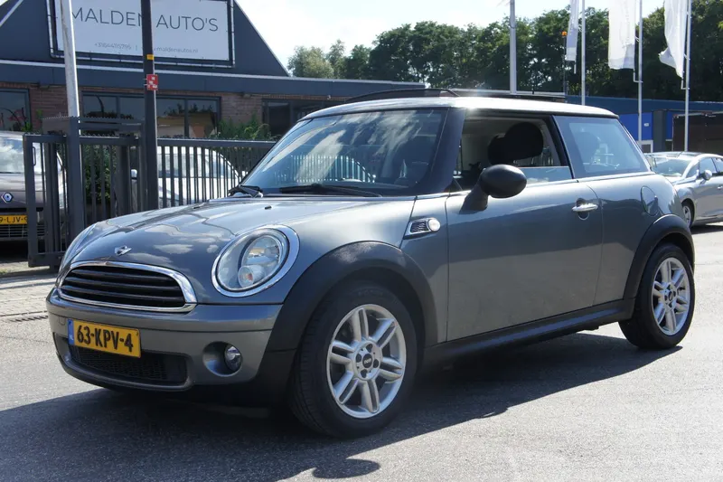MINI Cooper (2010)
