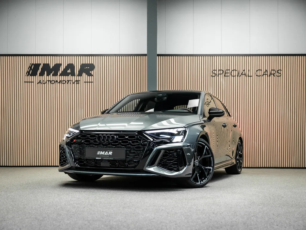 Audi RS 3 Sportback (2023) — foto 1