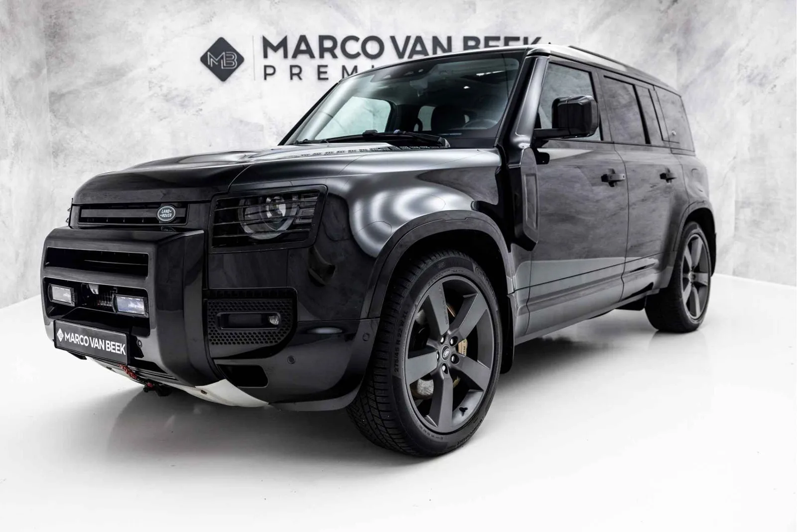 Land Rover Defender (2022) — foto 1