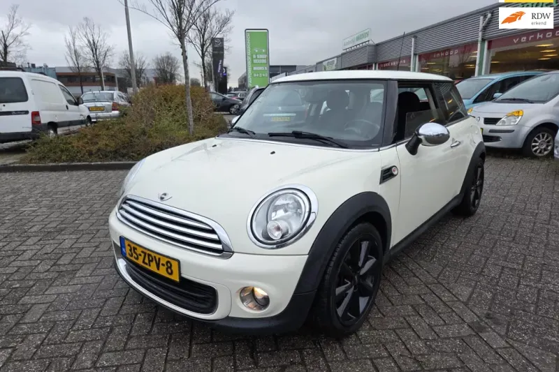 MINI One (2013)
