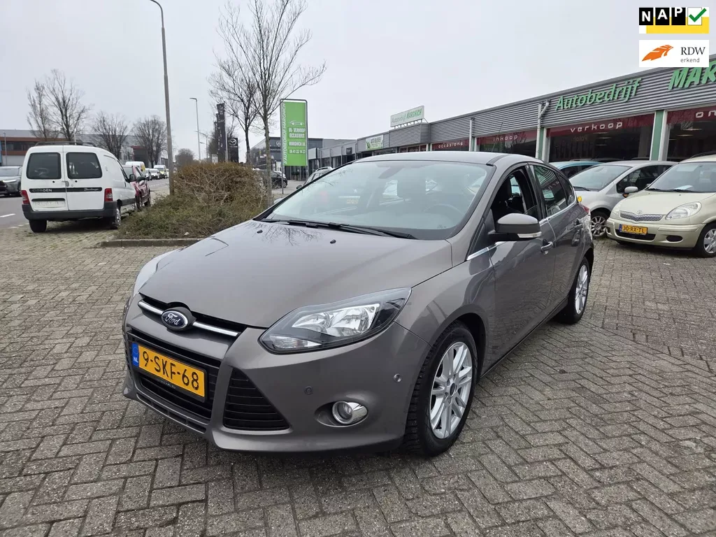 Ford Focus (2013) — foto 1