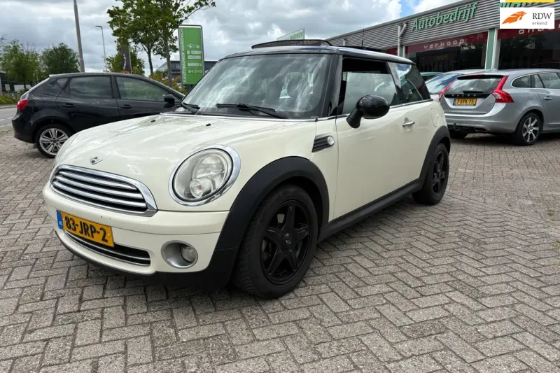 MINI Cooper (2009)