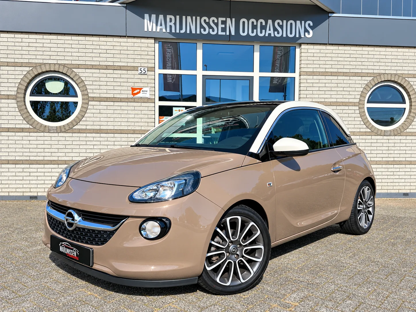 Opel Adam (2013) — foto 1