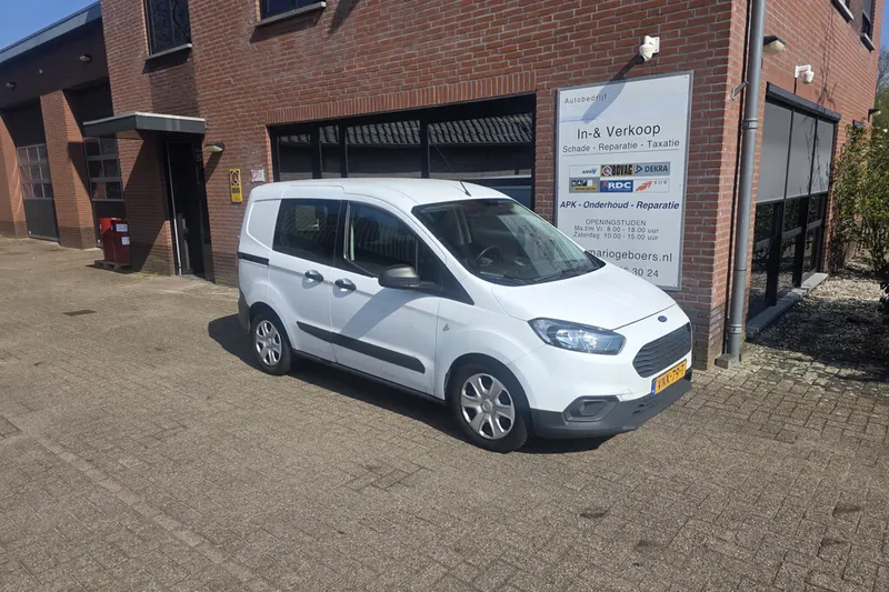 Ford Transit Courier (2022)