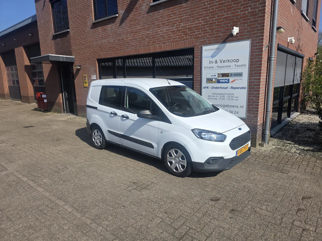 Ford Transit Courier (2022) — foto 1