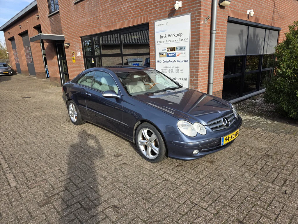 Mercedes-Benz CLK-Klasse (2002) — foto 1