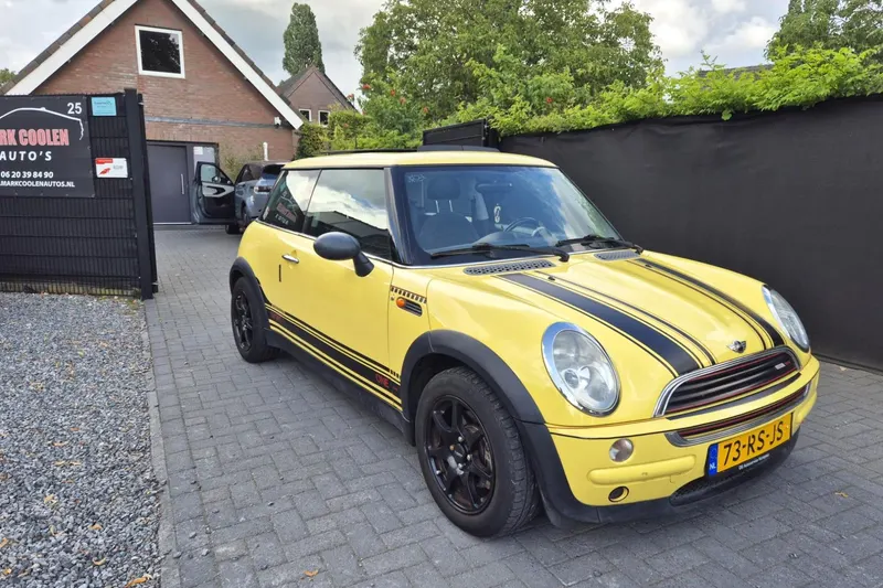 MINI One (2001)