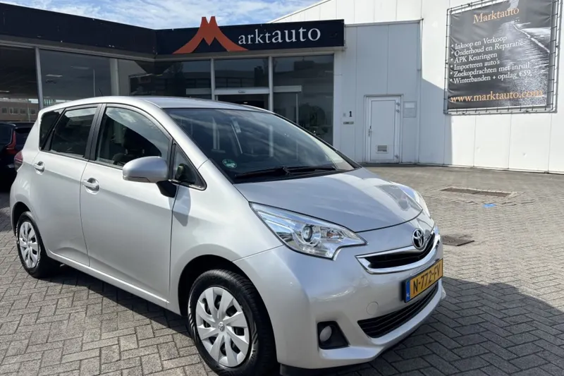Toyota Verso-S (2014)