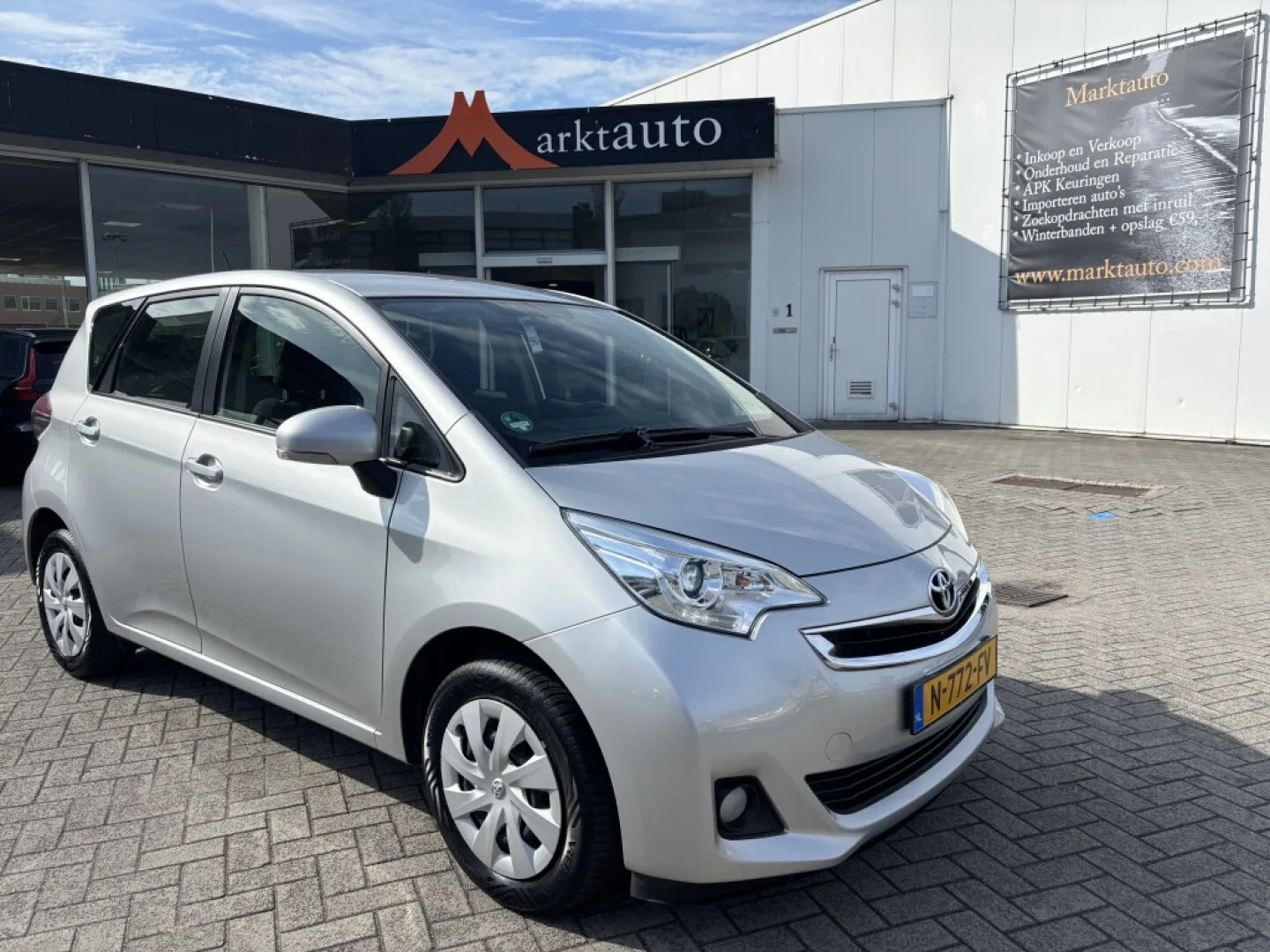 Toyota Verso-S (2014) — foto 1