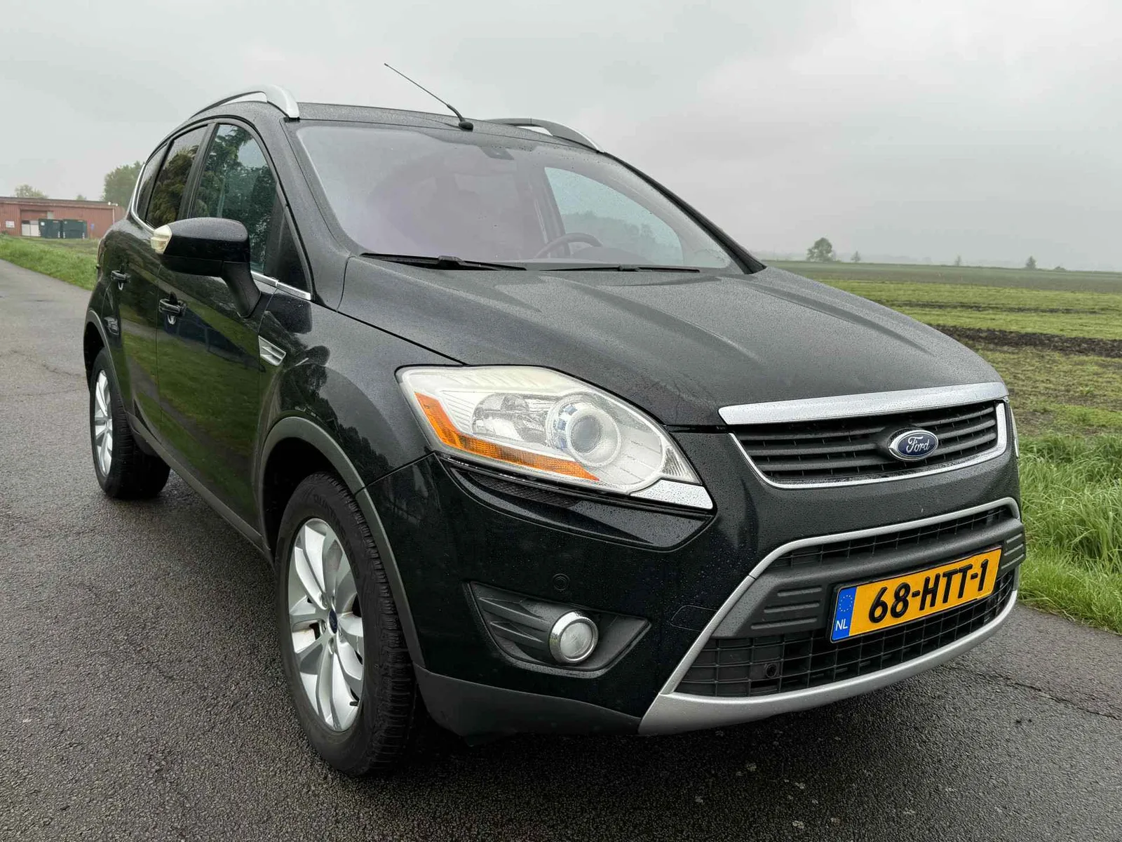 Ford Kuga (2009) — foto 1